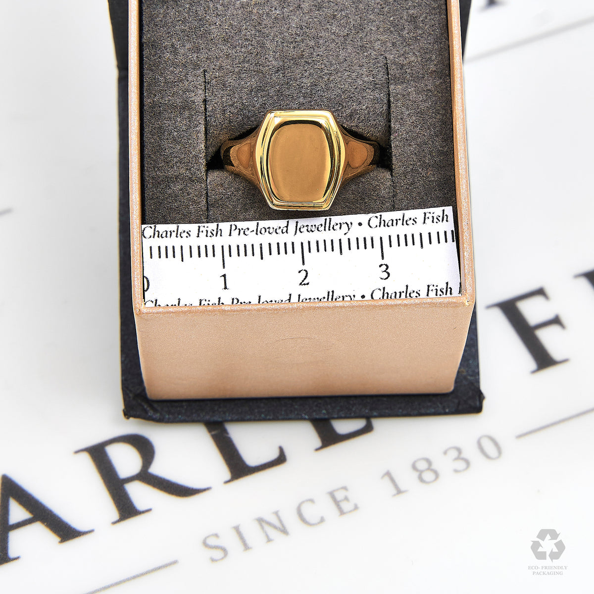 Pre-Owned 18ct Gold Signet Ring Chester Hallmark 1922