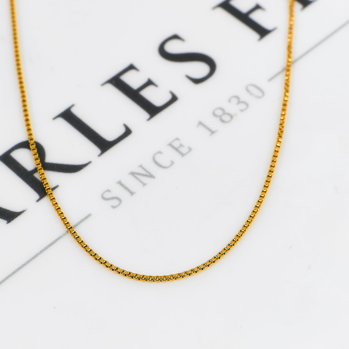 Pre-Owned 18ct Gold Box Link Chain Necklace 23 Inch