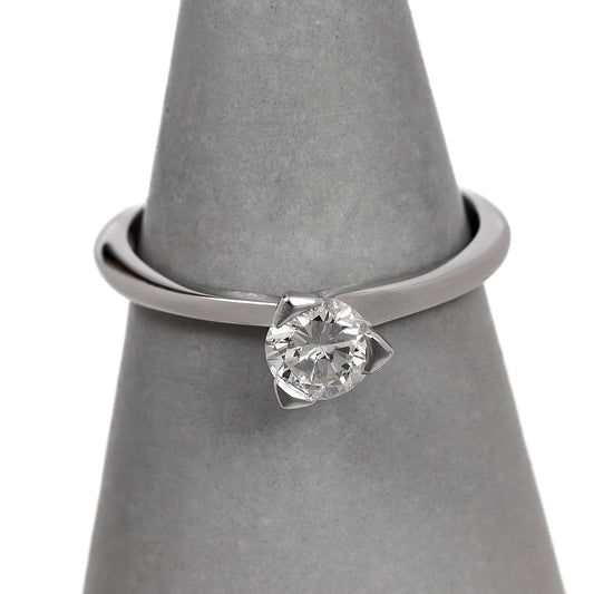 Pre-Owned 18ct White Gold Diamond Solitaire Ring Size R.5