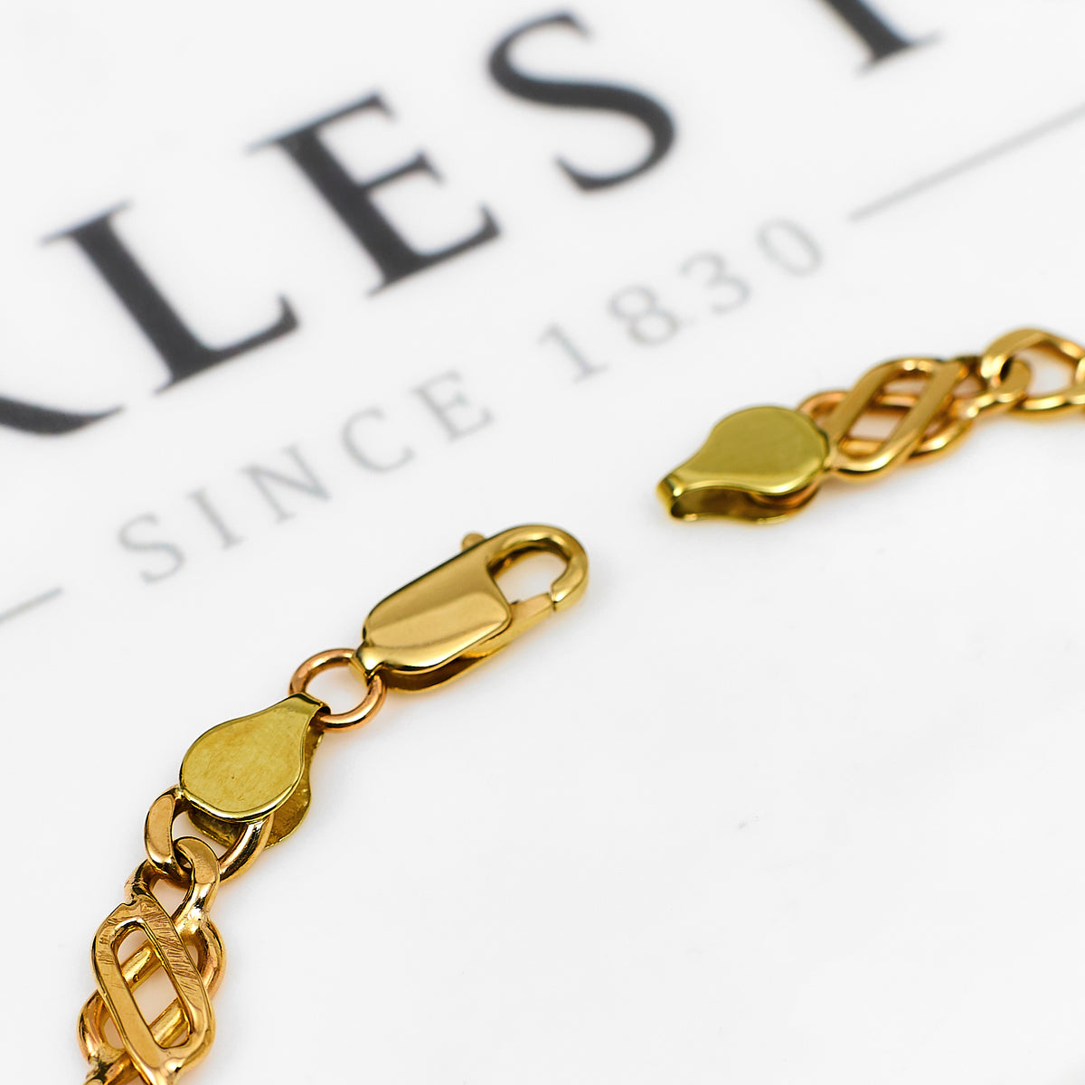 Pre-Owned 9ct Gold Celtic Knot Link Bracelet 7 Inch