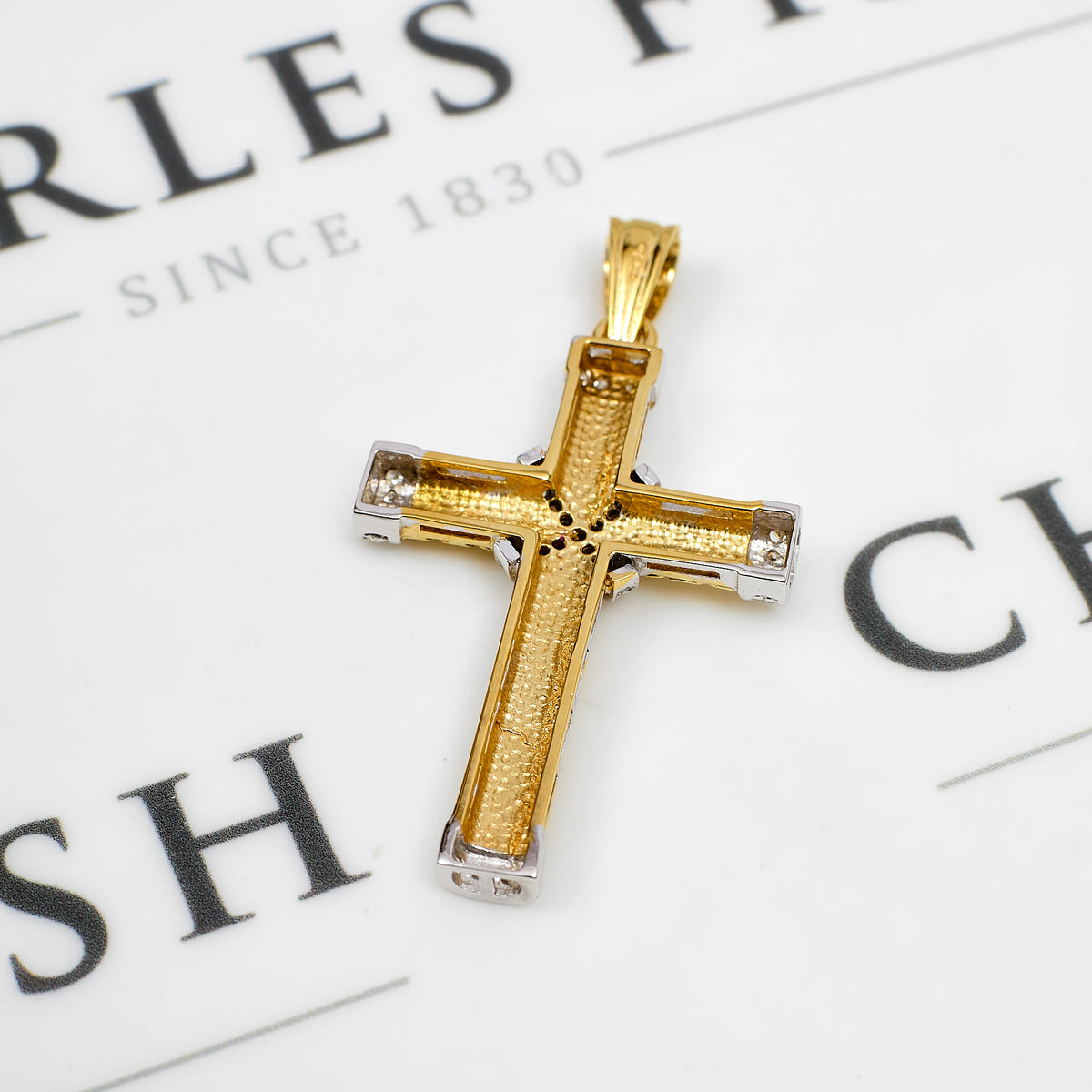 Pre-Owned 9ct Gold CZ Patterned Cross Pendant