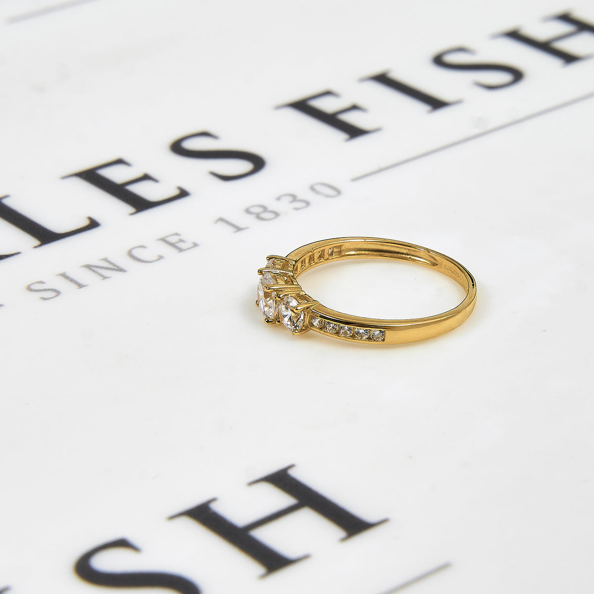 Pre-Owned 9ct Gold 3 CZ & CZ Sides Ring Size Q