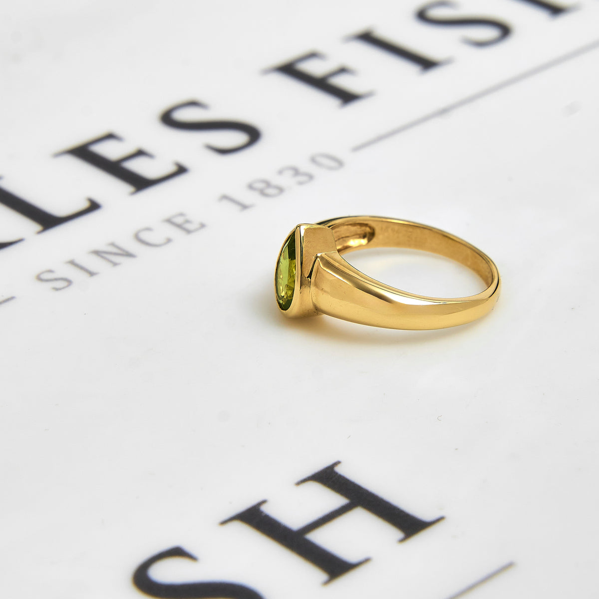 Pre-Owned 9ct Gold Pear Shaped Peridot Ring Size N