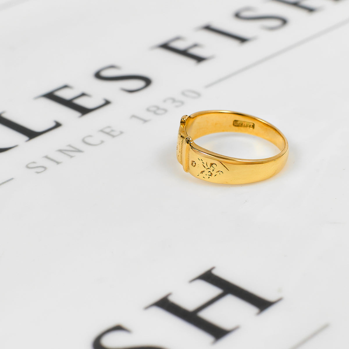 Pre-Owned 9ct Gold Buckle Ring Size M.5