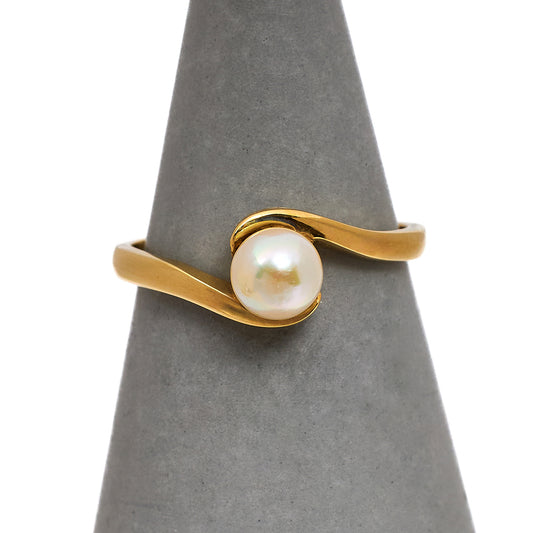 Pre-Owned 9ct Gold Cultured Pearl Ring Size J