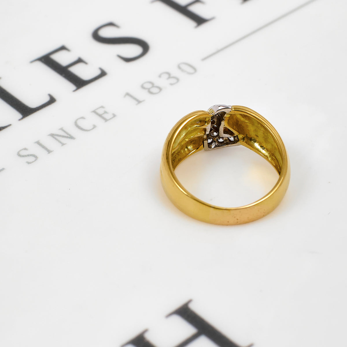 Pre-Owned 18ct Gold CZ Abstract Design Ring Size Q