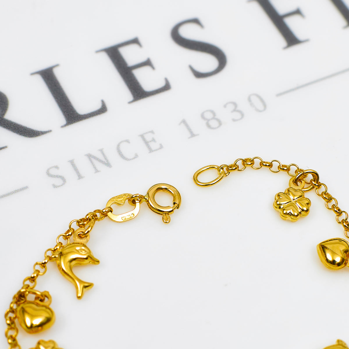 Pre-Owned 18ct Gold Belcher Chain Bracelet & 9 Charms 7 Inch