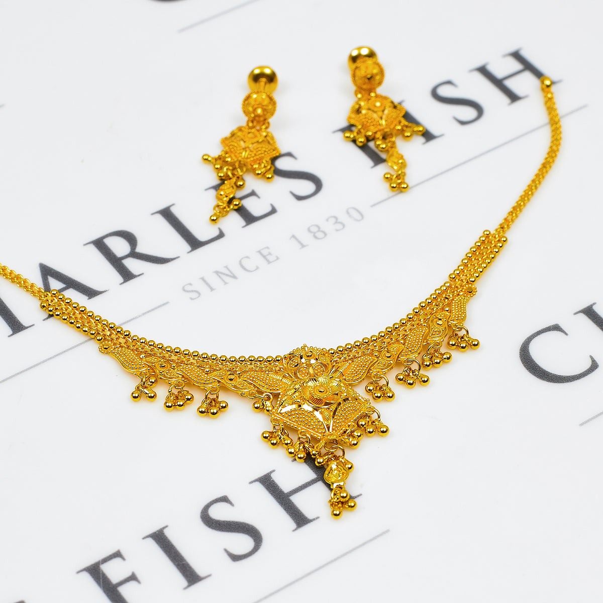 Pre-Owned 22ct Gold Collar Front & Earrings SET