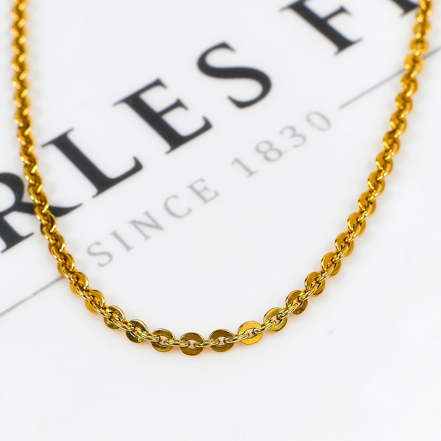 Pre-Owned 18ct Gold Oval Link Chain Necklace 24 Inch