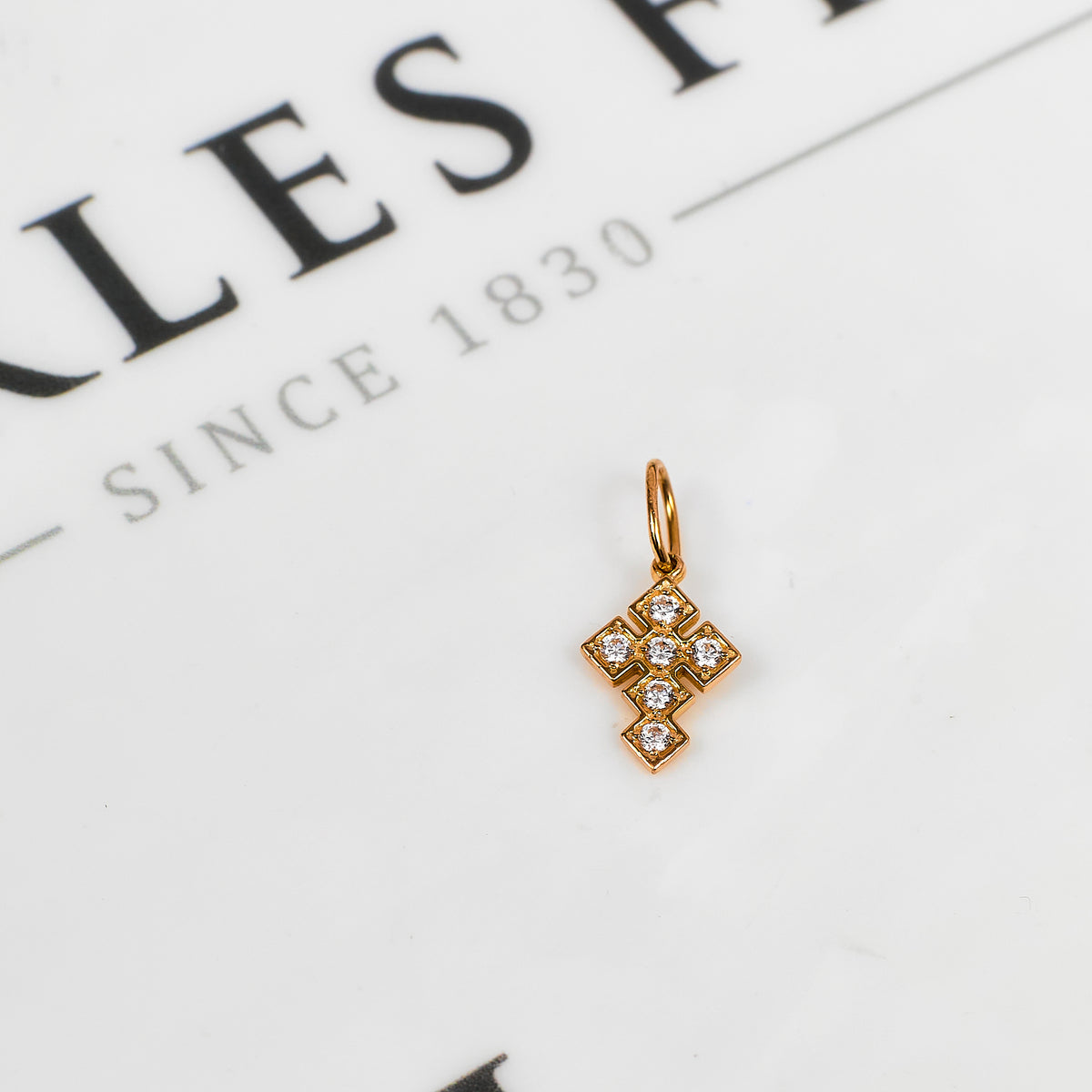 Pre-Owned 14ct Gold CZ Cross Pendant PETITE