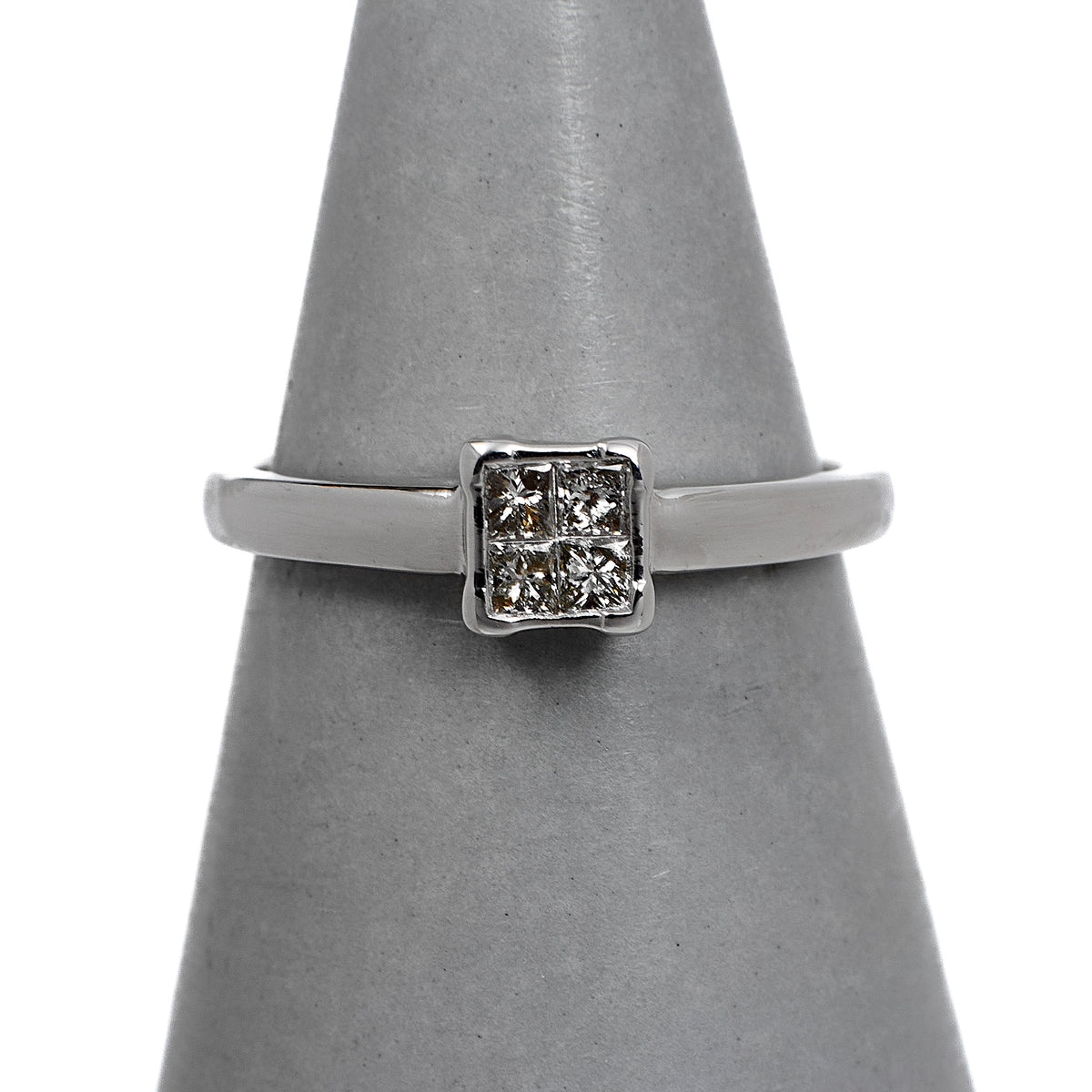 Pre-Owned 18ct White Gold 4 Princess Cut Diamond Ring