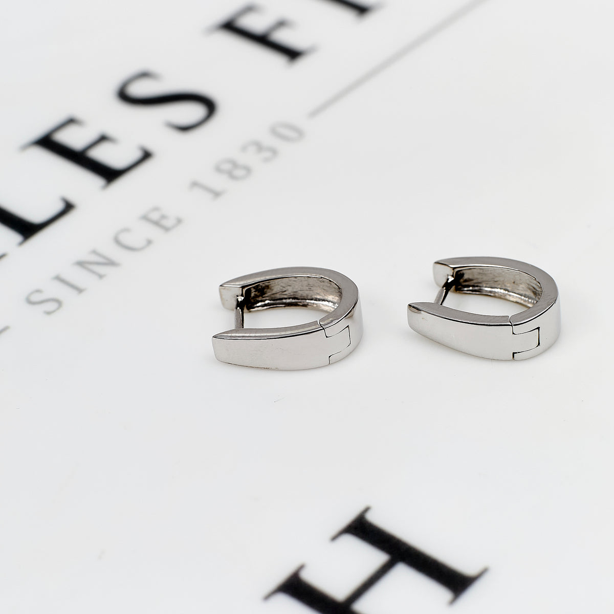 Pre-Owned 9ct White Gold Hinged Earrings