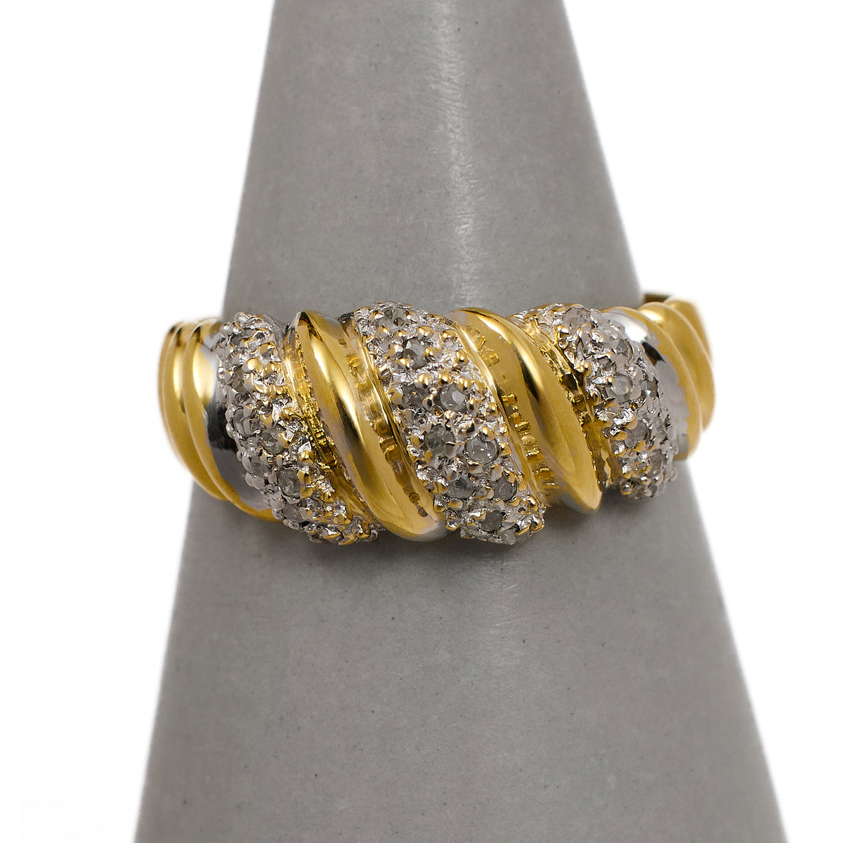 Pre-Owned 9ct Gold Diamond Bump Head Ring Size Q