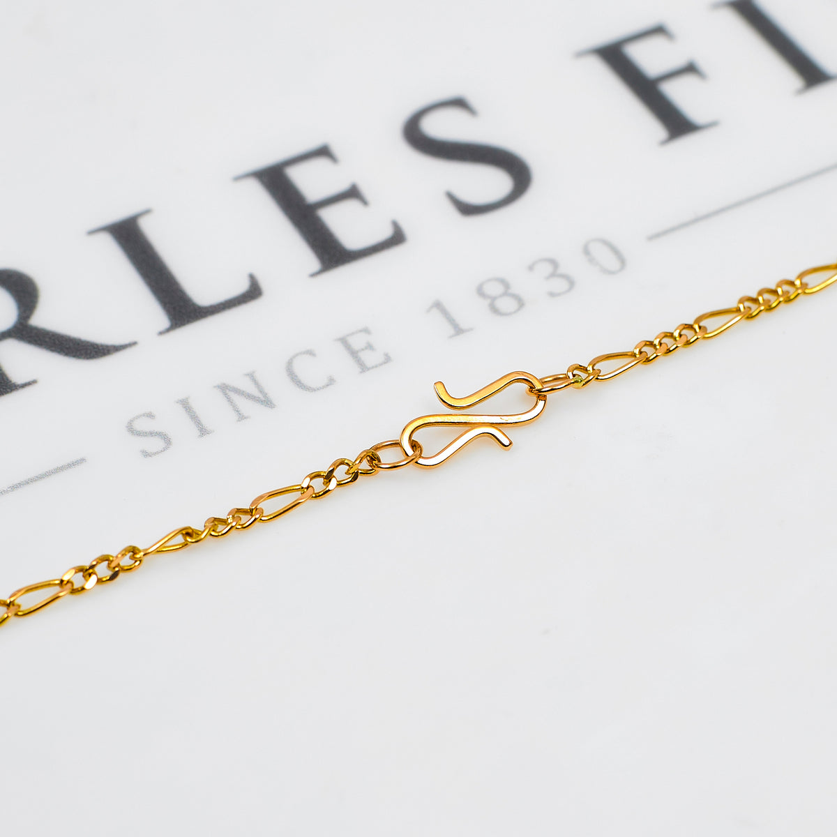 Pre-Owned 18ct Gold Figaro Chain Necklace 23 Inch