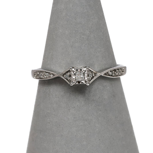 Pre-Owned 9ct White Gold Princess Cut Diamond Ring Size L.5