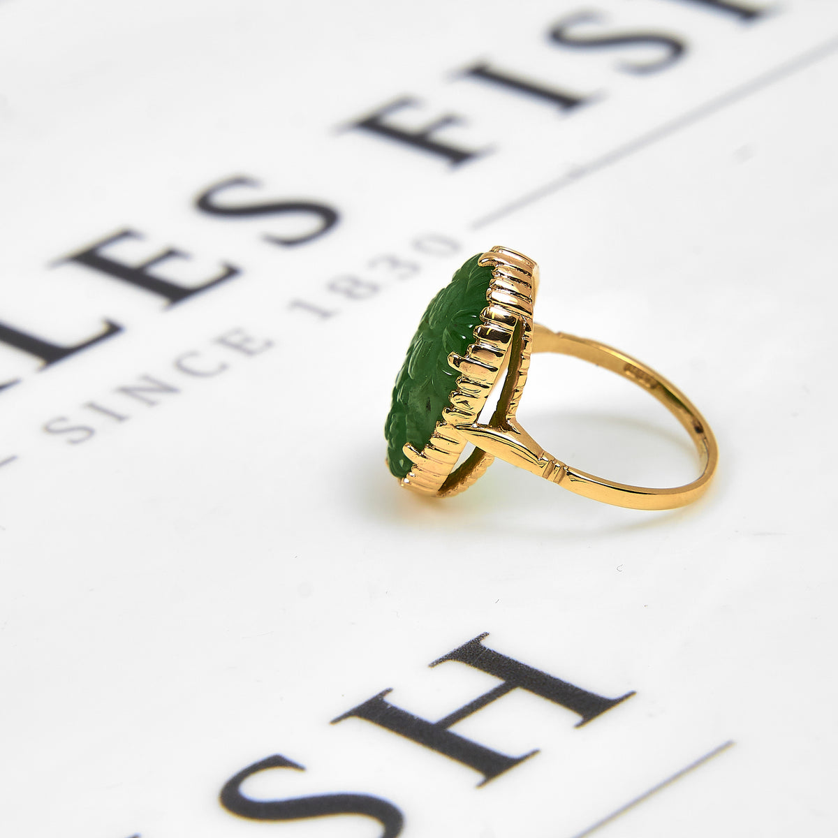 Pre-Owned 9ct Gold Oval Flower Carved Jade Ring Size L.5