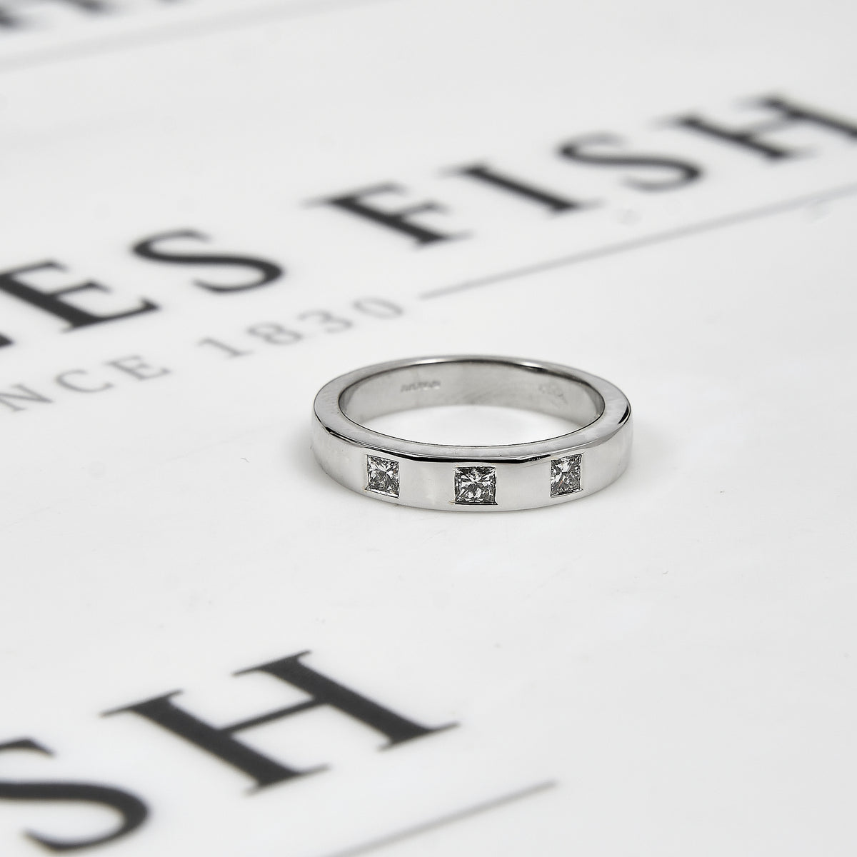 Pre-Owned 18ct White Gold Princess Cut Diamond Band Ring