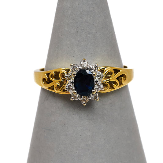 Pre-Owned 9ct Gold Oval Sapphire & Diamond Cluster Ring Size O