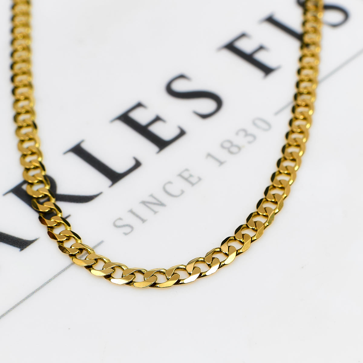 Pre-Owned 9ct Gold Curb Chain Necklace 22 Inch
