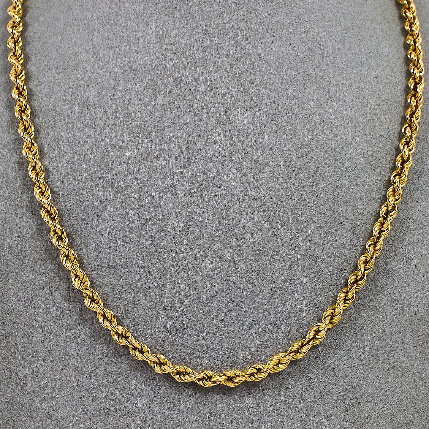 Pre-Owned 9ct Gold Rope Chain Necklace 18 Inch