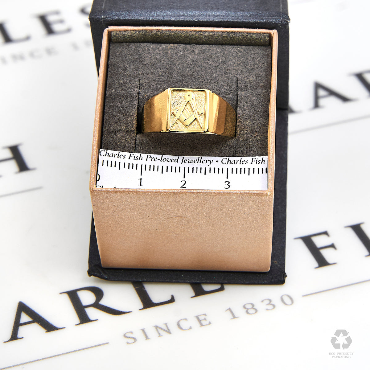 Pre-Owned 9ct Mens Masonic Square & Compass Signet Ring