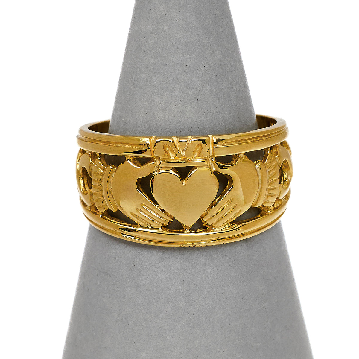 Pre-Owned 9ct Gold Claddagh Band Ring Size Q.5