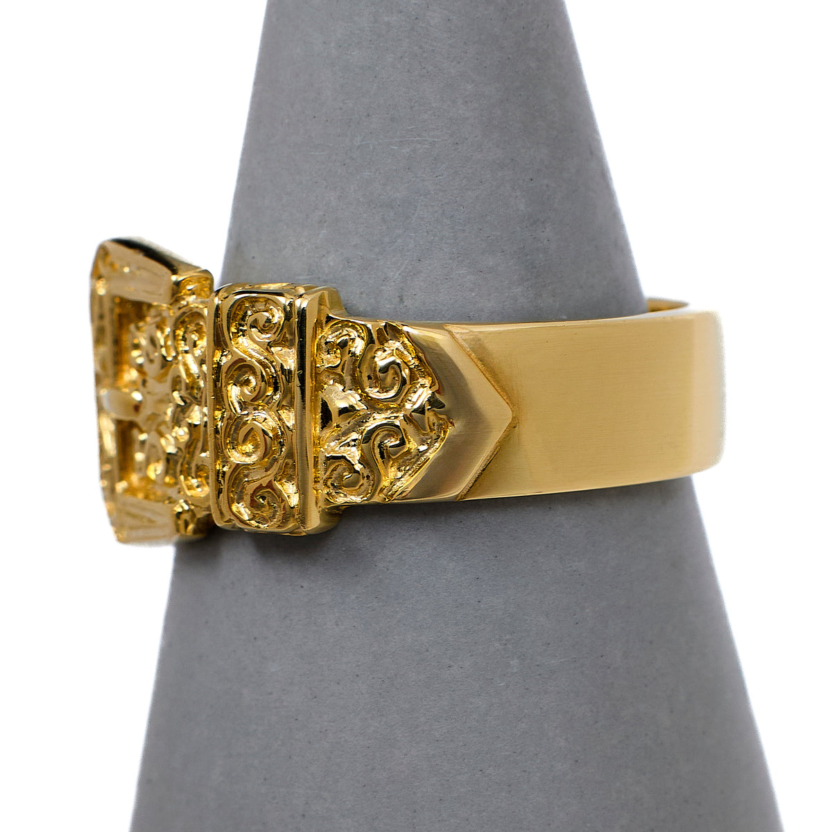 Pre-Owned 9ct Gold Men's Buckle Ring Size X.5