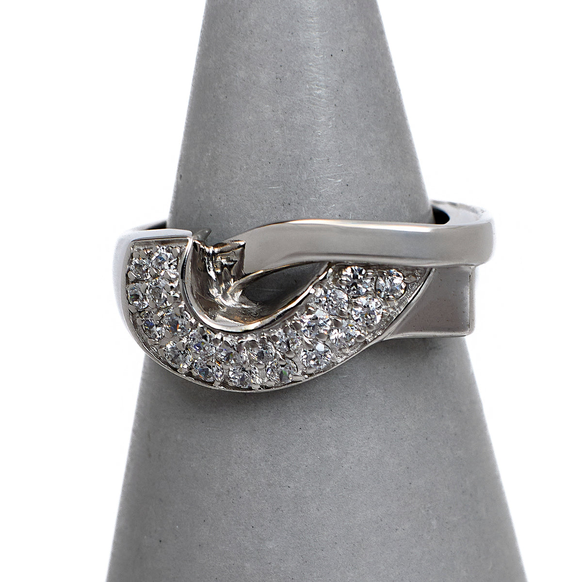 Pre-Owned 14ct White Gold CZ Abstract Design Ring Size Q