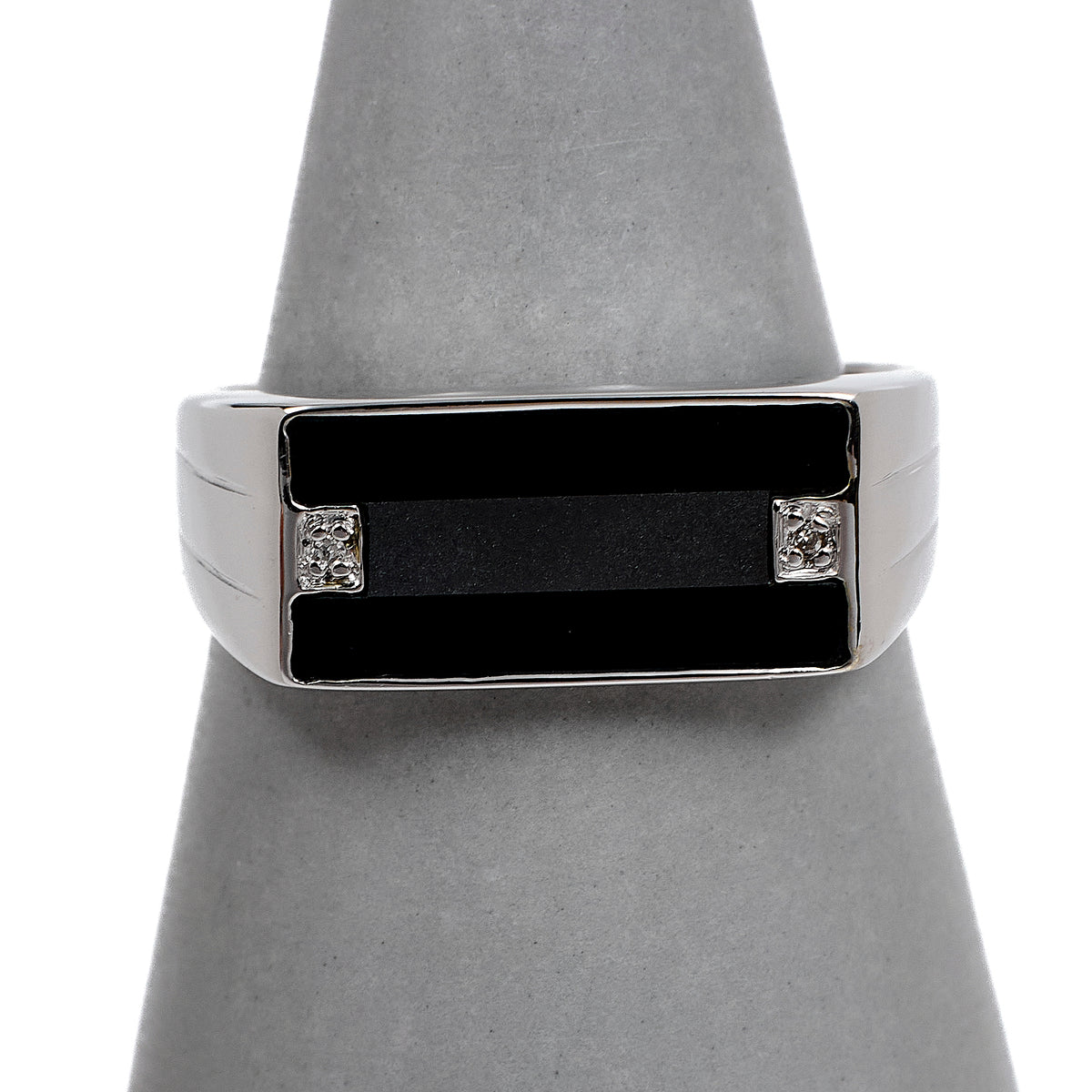 Pre-Owned 9ct White Gold Onyx & Diamond Ring Size U.5