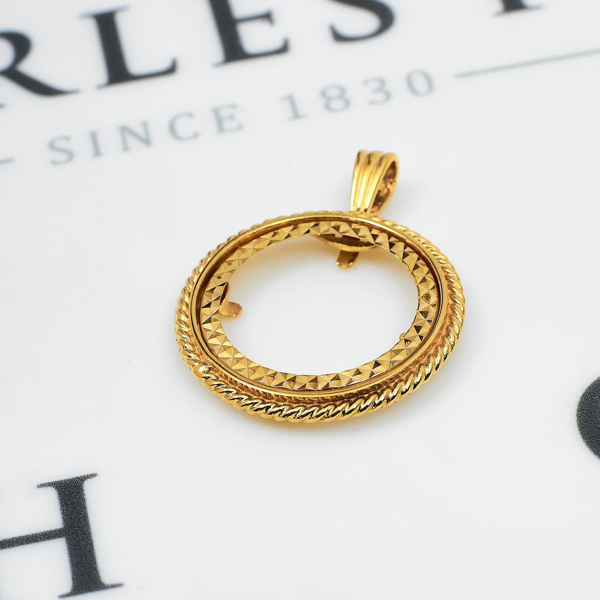 Pre-Owned 9ct Gold Full Sovereign Pendant Mount