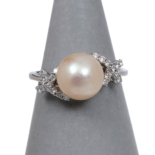Pre-Owned 18ct White Gold Cultured Pearl & Diamond Ring