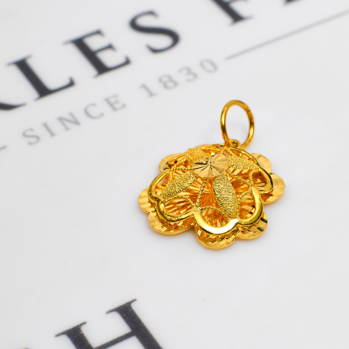 Pre-Owned 22ct Gold Filigree Flower Pendant