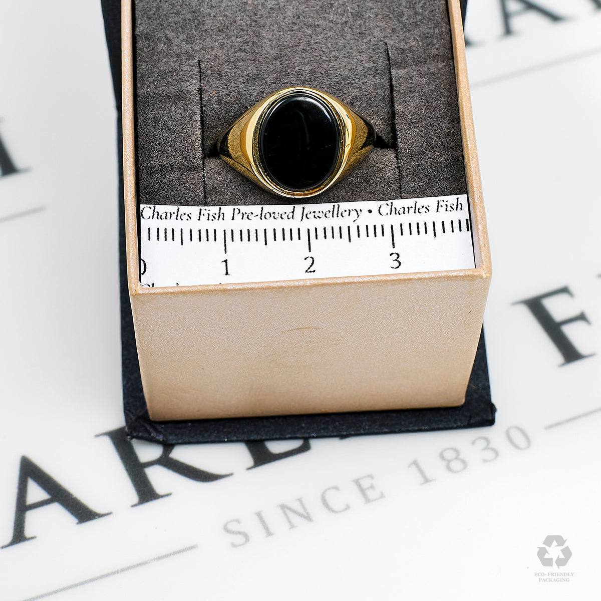 Pre-Owned 9ct Gold Oval Onyx Signet Ring Size M