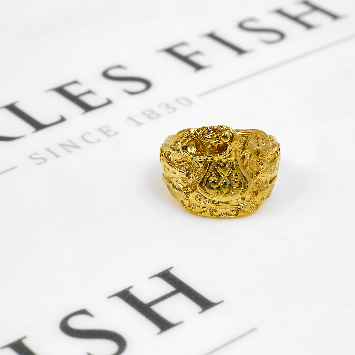Pre-Owned 9ct Gold Horse Saddle Ring Size S.5