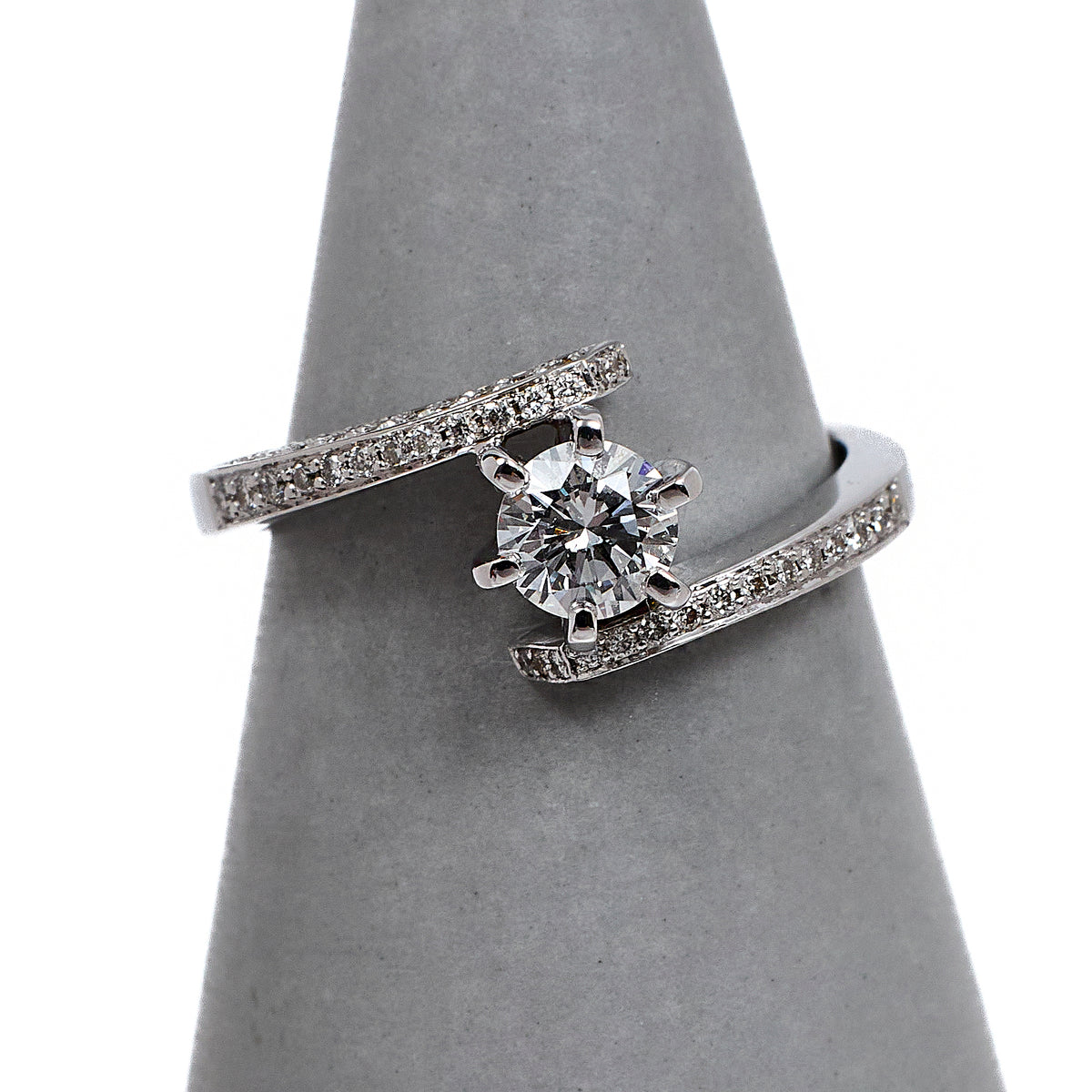Pre-Owned 18ct White Gold CZ Crossover Ring Size K.5