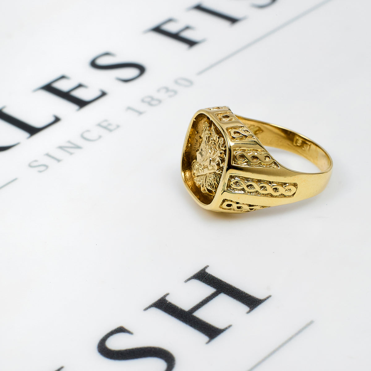 Pre-Owned 9ct Gold Square Intaglio Design Signet Ring Size T