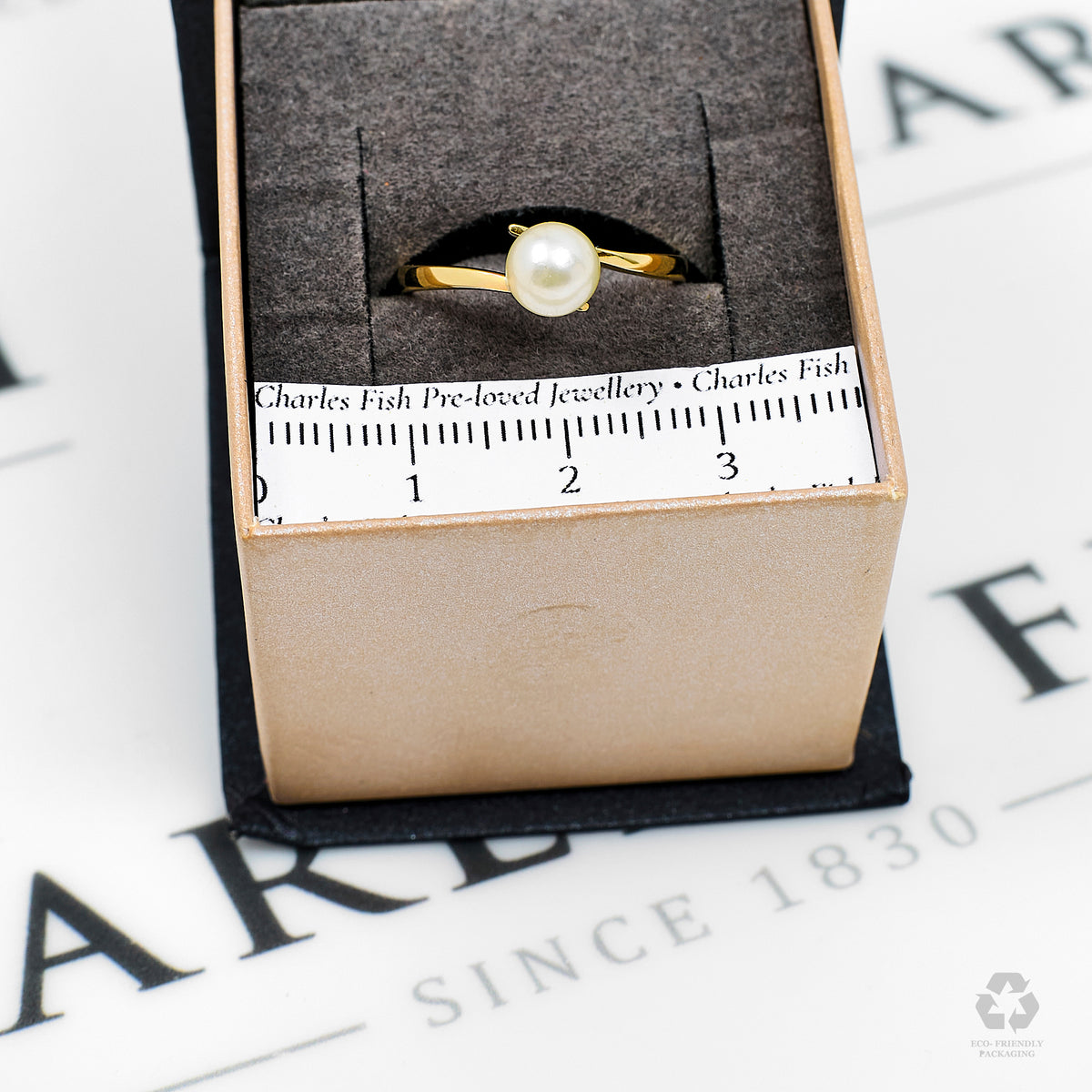 Pre-Owned 9ct Gold Cultured Pearl Ring Size M.5
