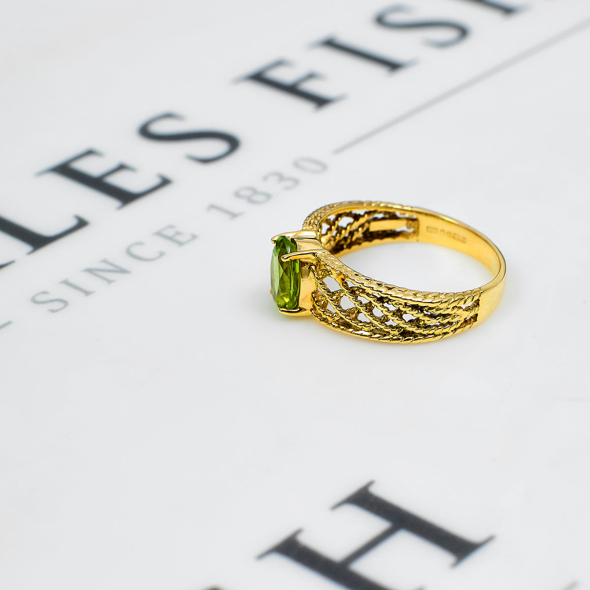 Pre-Owned 9ct Gold Oval Peridot Ring Size P.5
