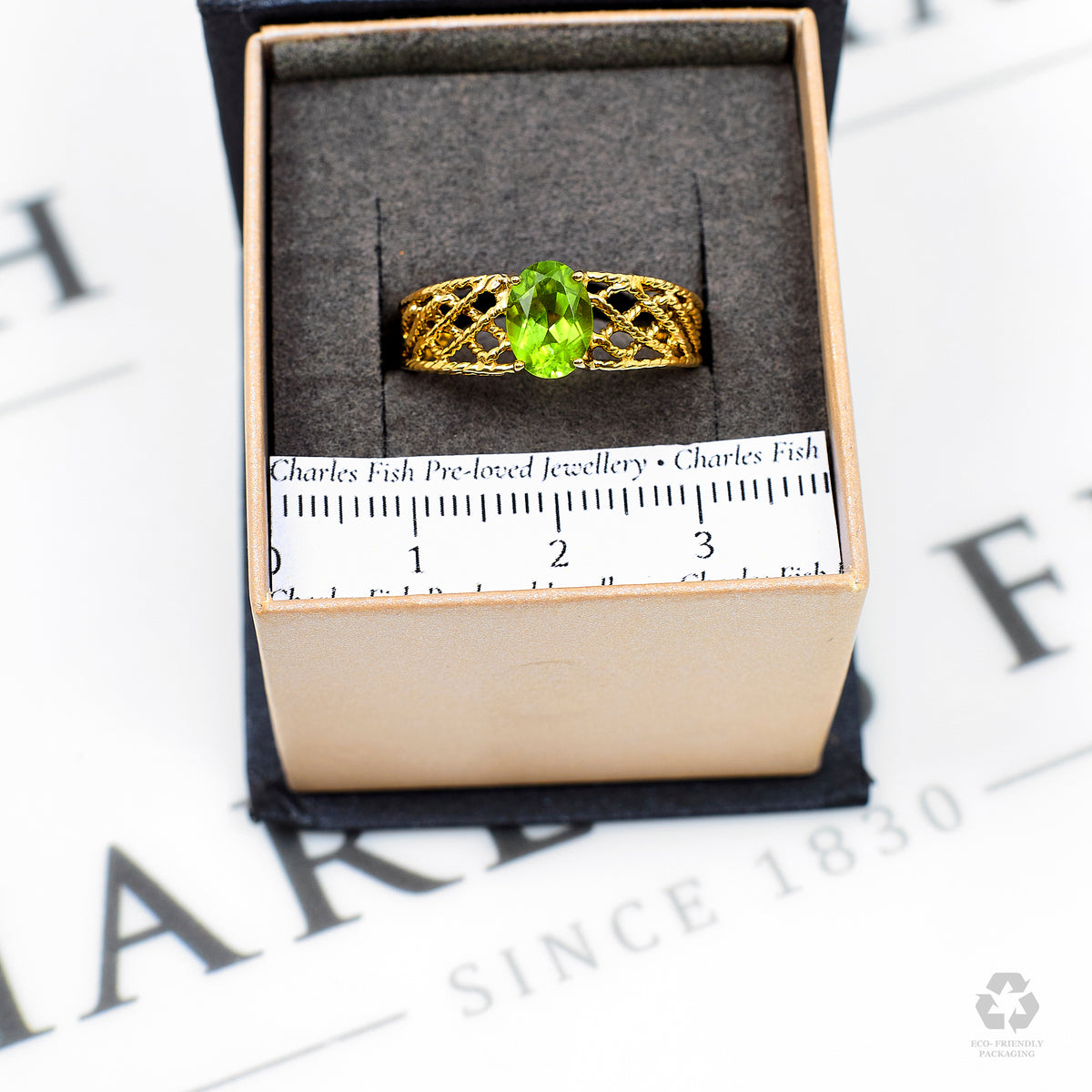 Pre-Owned 9ct Gold Oval Peridot Ring Size P.5