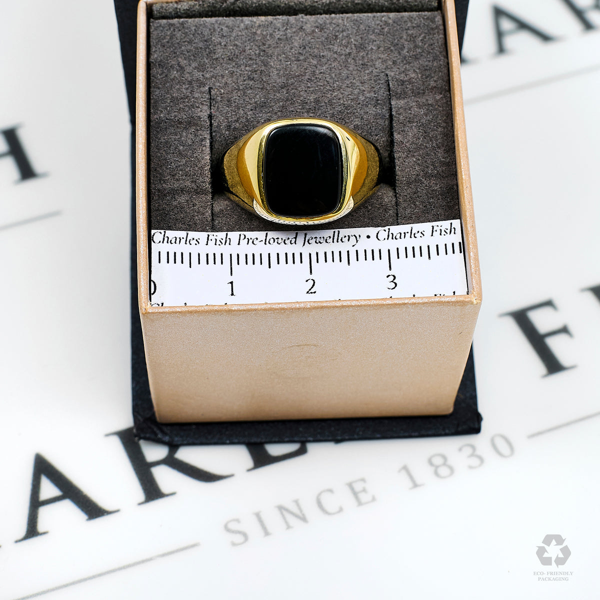 Pre-Owned 9ct Gold Rectangle Onyx Signet Ring Size Q.5