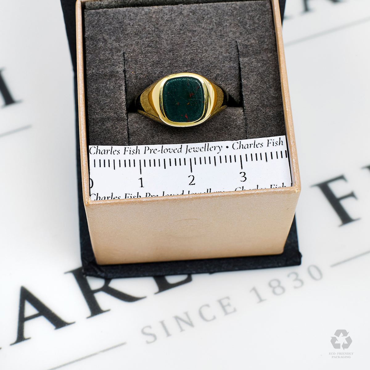 Pre-Owned 9ct Gold Rectangle Bloodstone Signet Ring Size M.5
