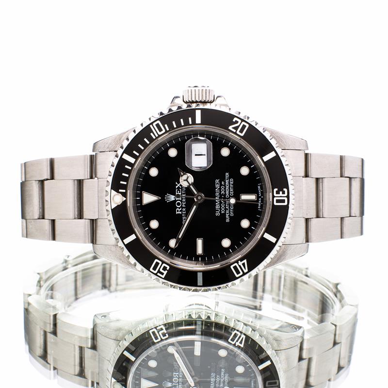 Pre-Owned Rolex Submariner Date 40 16610