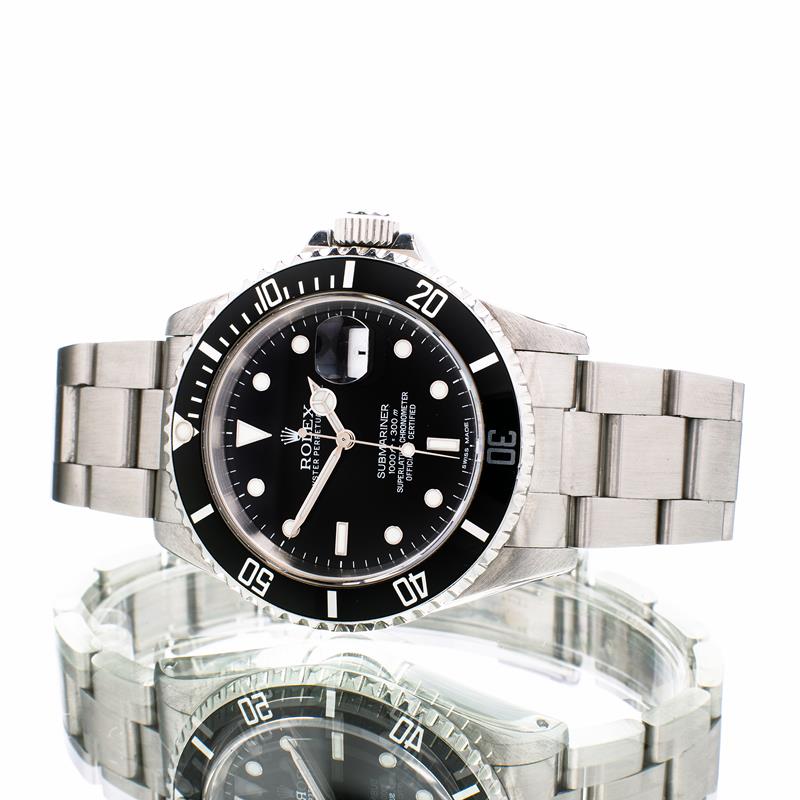 Pre-Owned Rolex Submariner Date 40 16610