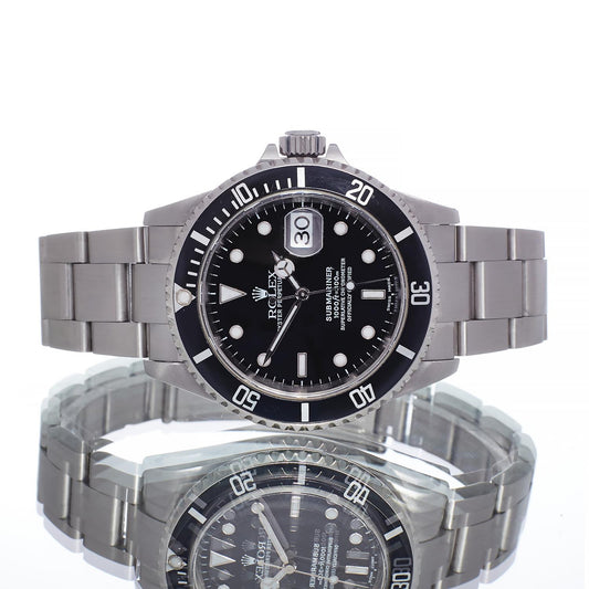 Pre-Owned Rolex Submariner Date 40 16610