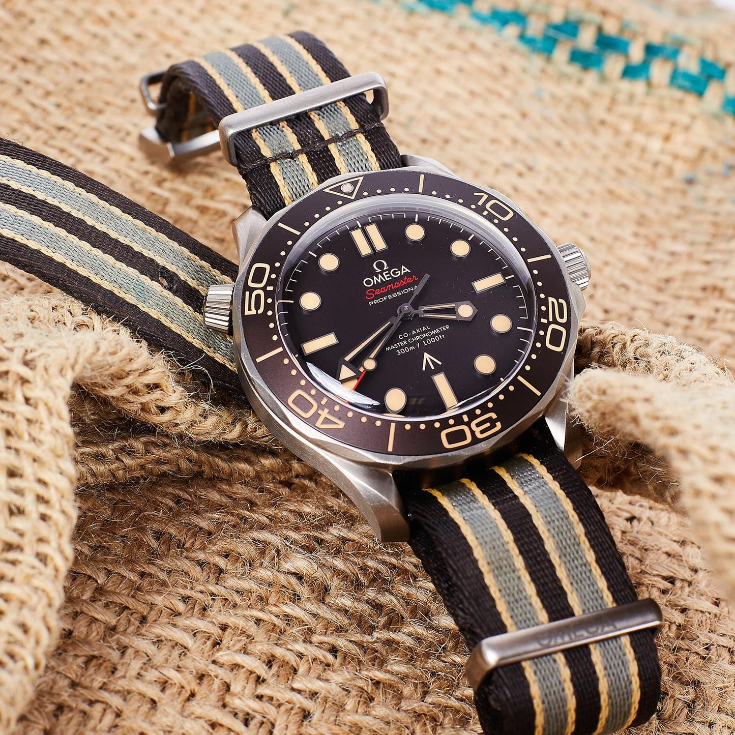 Pre-Owned Omega Seamaster Diver 300M 007 Edition 21092422001001