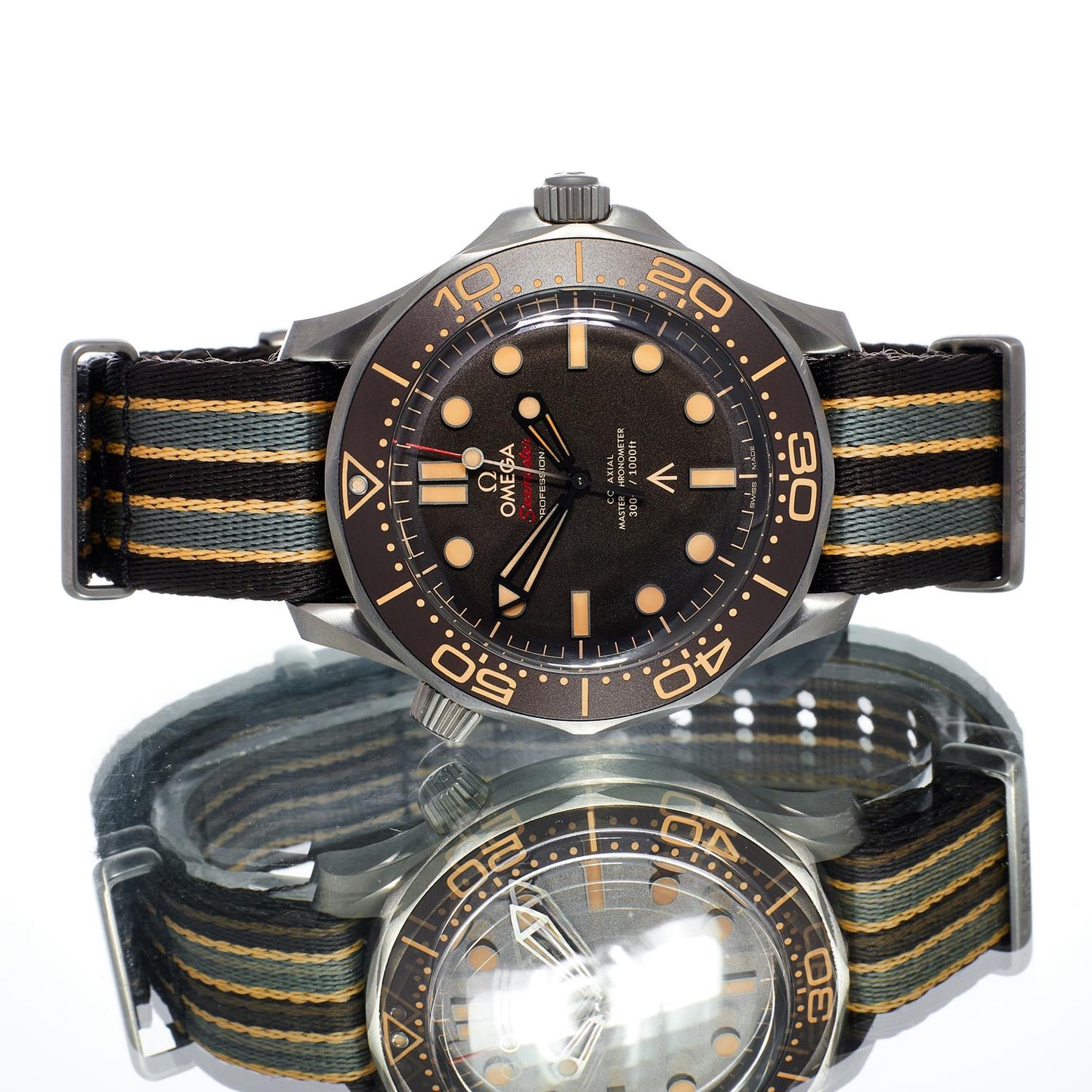 Pre-Owned Omega Seamaster Diver 300M 007 Edition 21092422001001