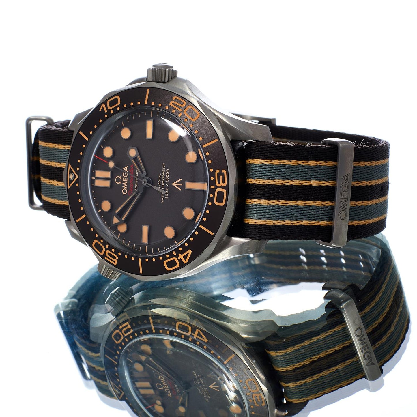 Pre-Owned Omega Seamaster Diver 300M 007 Edition 21092422001001