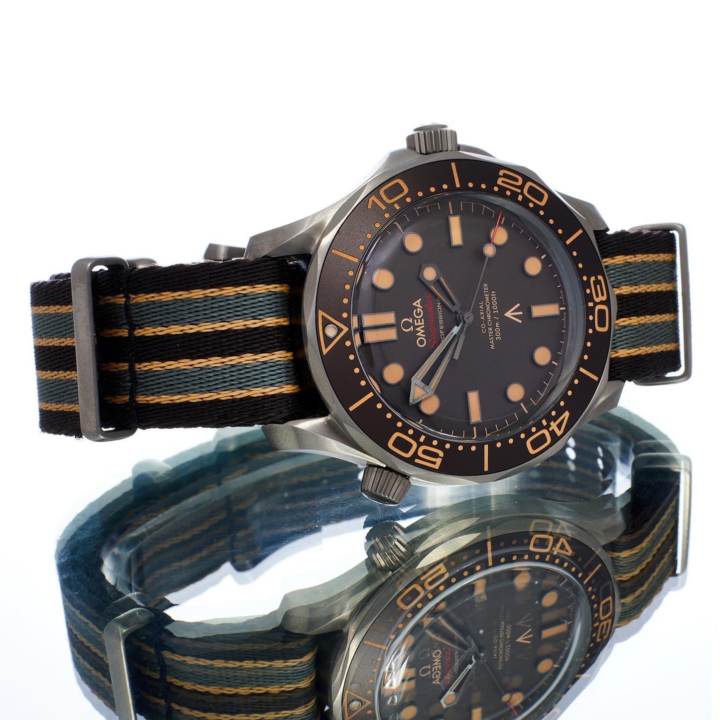 Pre-Owned Omega Seamaster Diver 300M 007 Edition 21092422001001