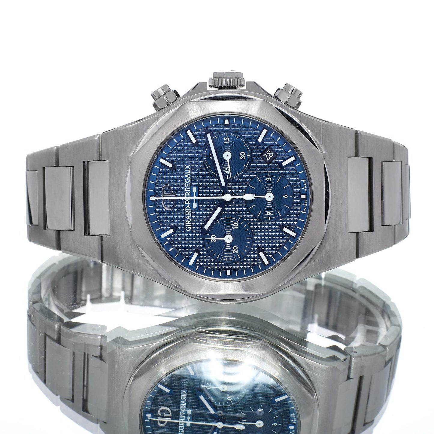 Pre-Owned Girard Perregaux Laureato Chronograph 81020