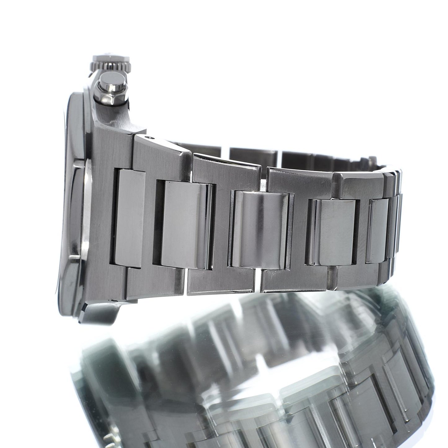 Pre-Owned Girard Perregaux Laureato Chronograph 81020